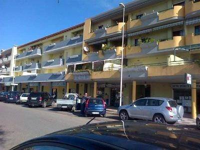 negozio in vendita a Quartu Sant'Elena in zona Pitz'e Serra