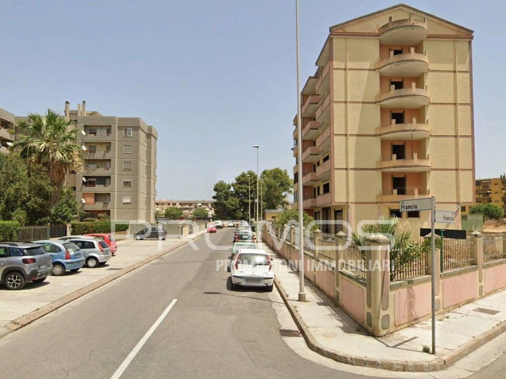locale commerciale in vendita a Quartu Sant'Elena in zona Pitz'e Serra