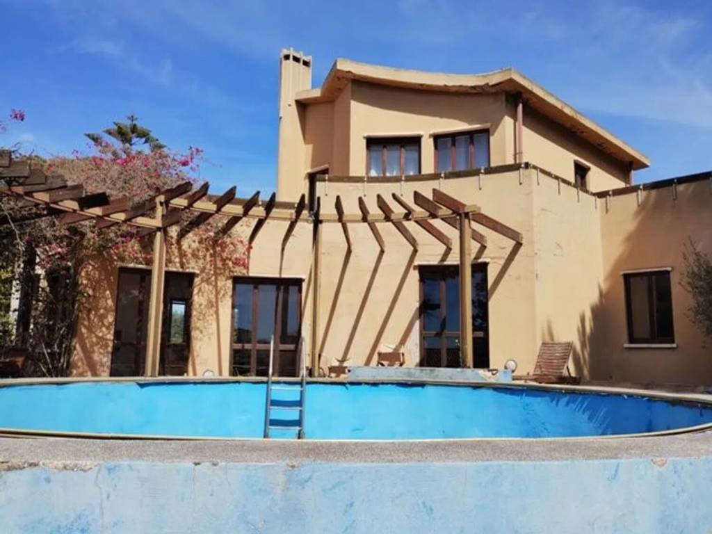 casa indipendente in vendita a Quartu Sant'Elena in zona Margine Rosso