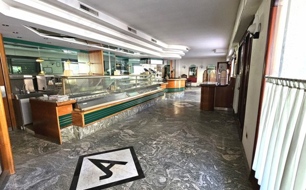 negozio in vendita a Quartu Sant'Elena in zona Pitz'e Serra