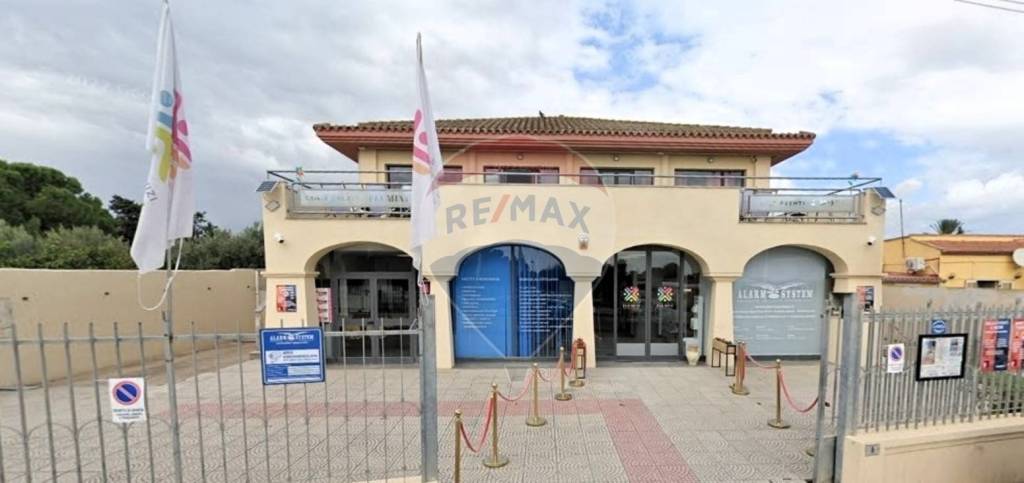 negozio in vendita a Quartu Sant'Elena in zona Sant'Andrea
