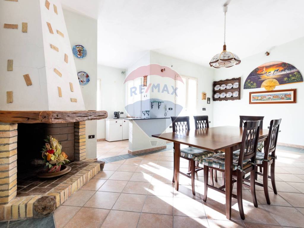 casa indipendente in vendita a Quartu Sant'Elena in zona Capitana