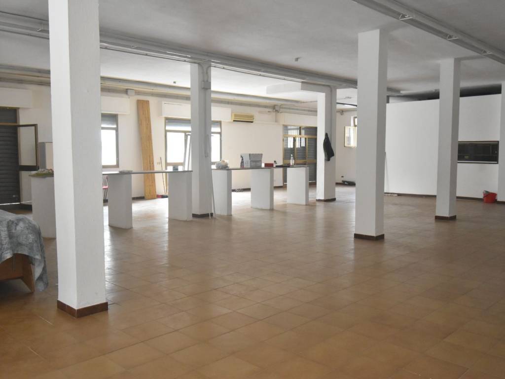 negozio in vendita a Quartu Sant'Elena in zona Musicisti