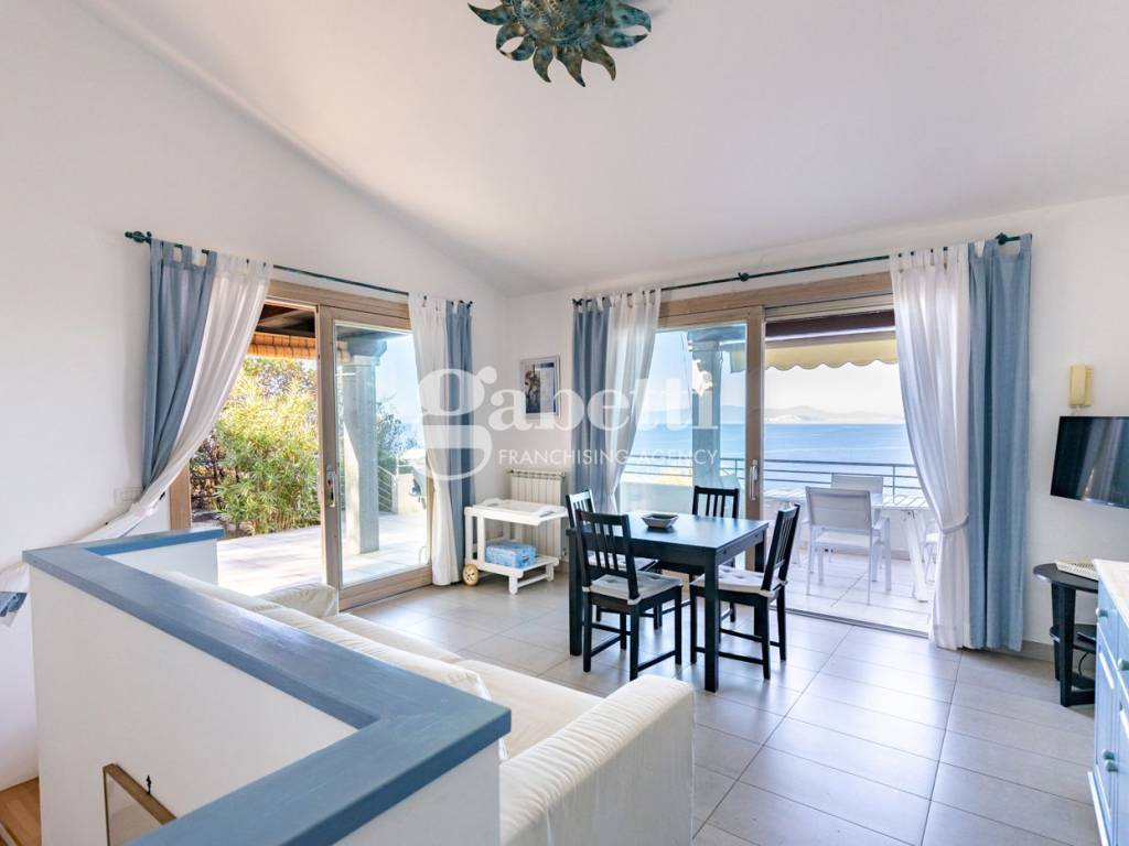 casa indipendente in vendita a Quartu Sant'Elena in zona Capitana