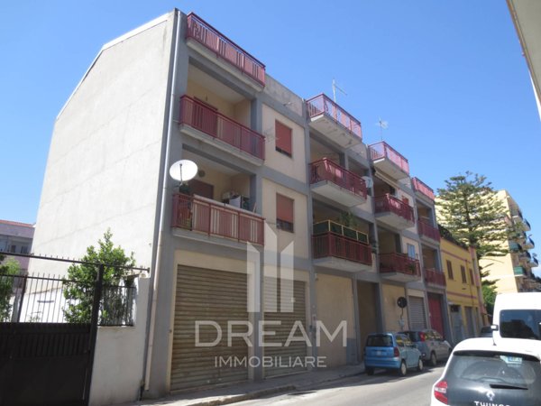 appartamento in vendita a Quartu Sant'Elena in zona Centro Storico