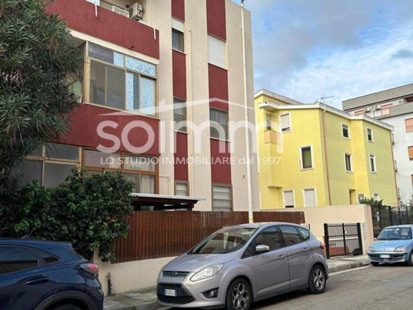locale commerciale in vendita a Quartu Sant'Elena in zona Musicisti