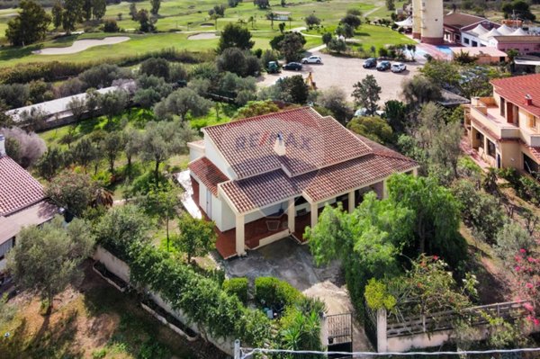 casa indipendente in vendita a Quartu Sant'Elena in zona Foxi