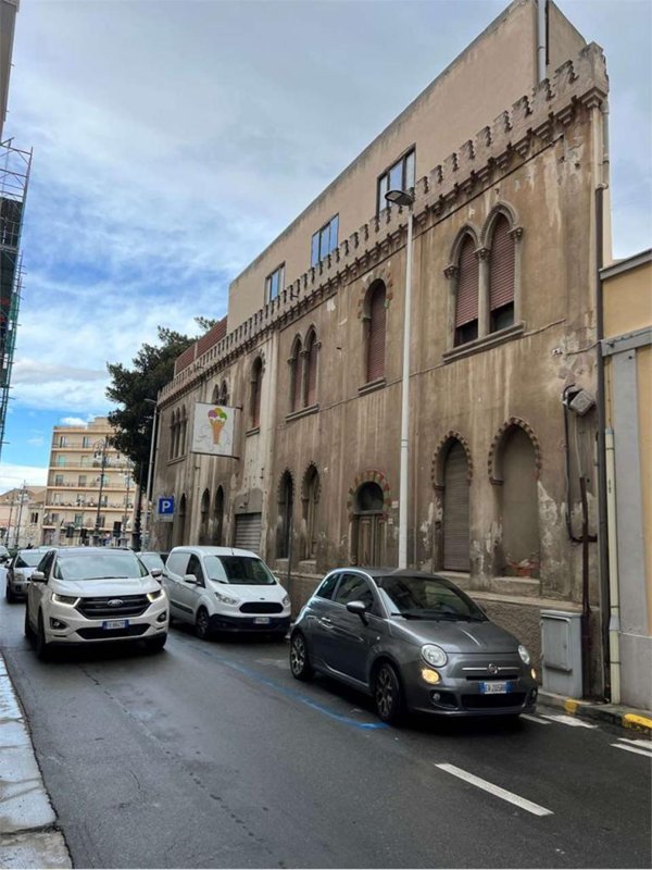 negozio in vendita a Quartu Sant'Elena in zona Poetto di Quartu