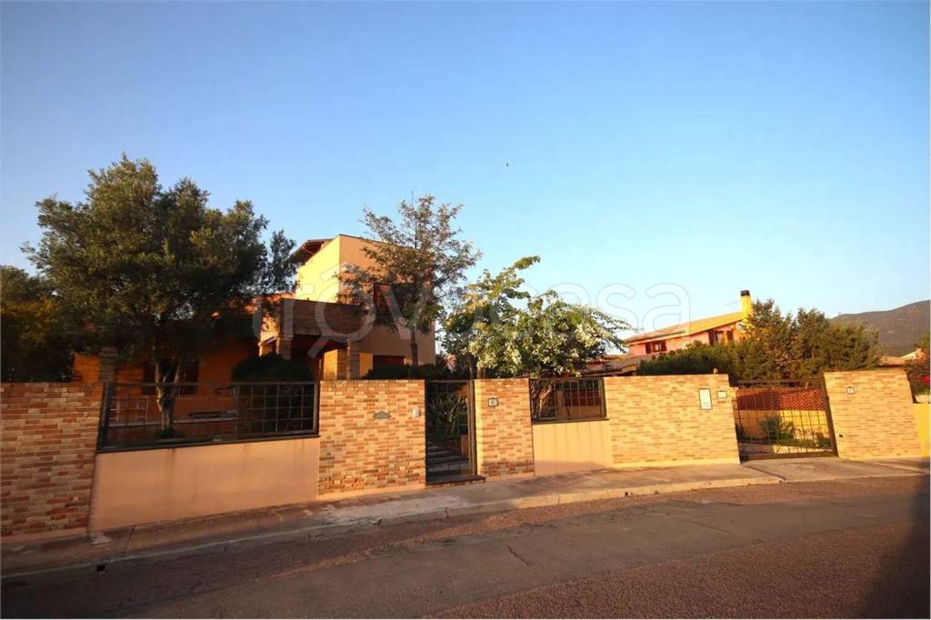 casa indipendente in vendita a Quartu Sant'Elena in zona Capitana