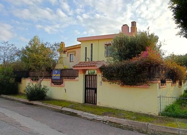 casa indipendente in vendita a Quartu Sant'Elena in zona Foxi