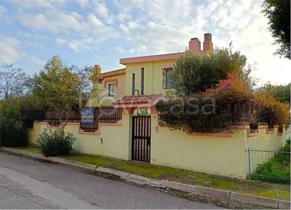 casa indipendente in vendita a Quartu Sant'Elena in zona Foxi