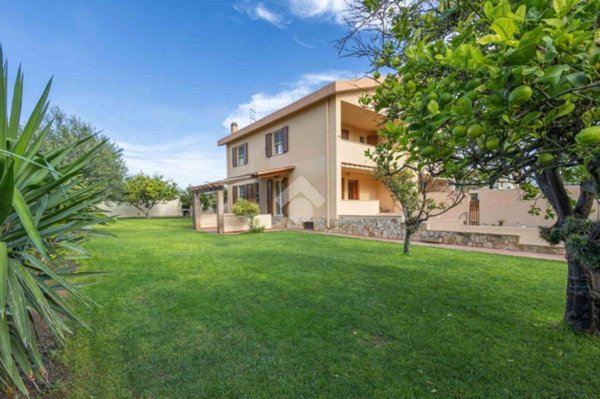 casa indipendente in vendita a Quartu Sant'Elena in zona Litorale