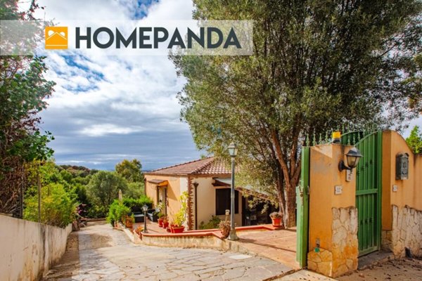 casa indipendente in vendita a Quartu Sant'Elena in zona Niu Crobu