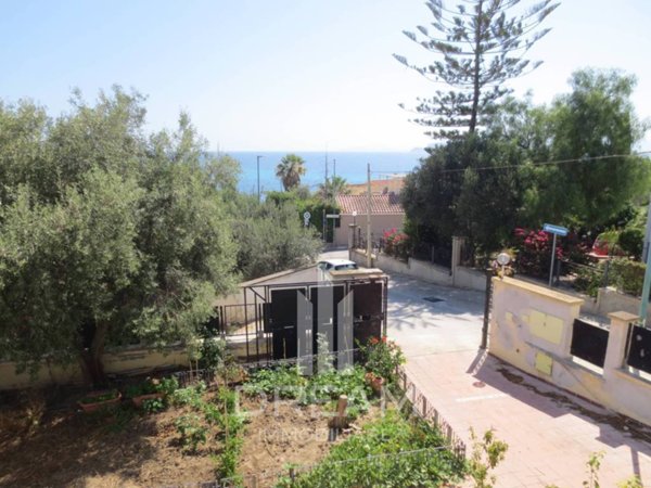 casa indipendente in vendita a Quartu Sant'Elena in zona Margine Rosso