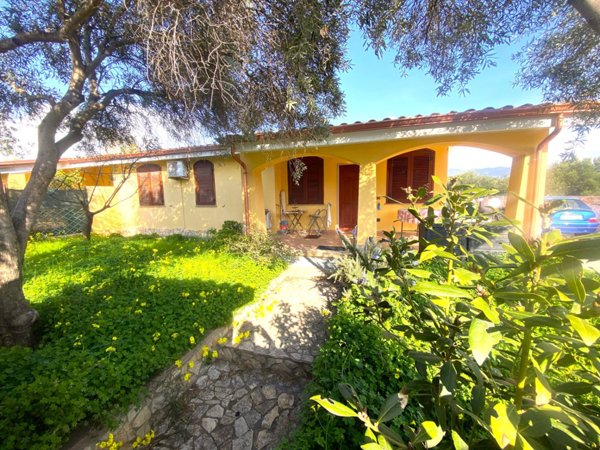 casa indipendente in vendita a Quartu Sant'Elena in zona Flumini di Quartu