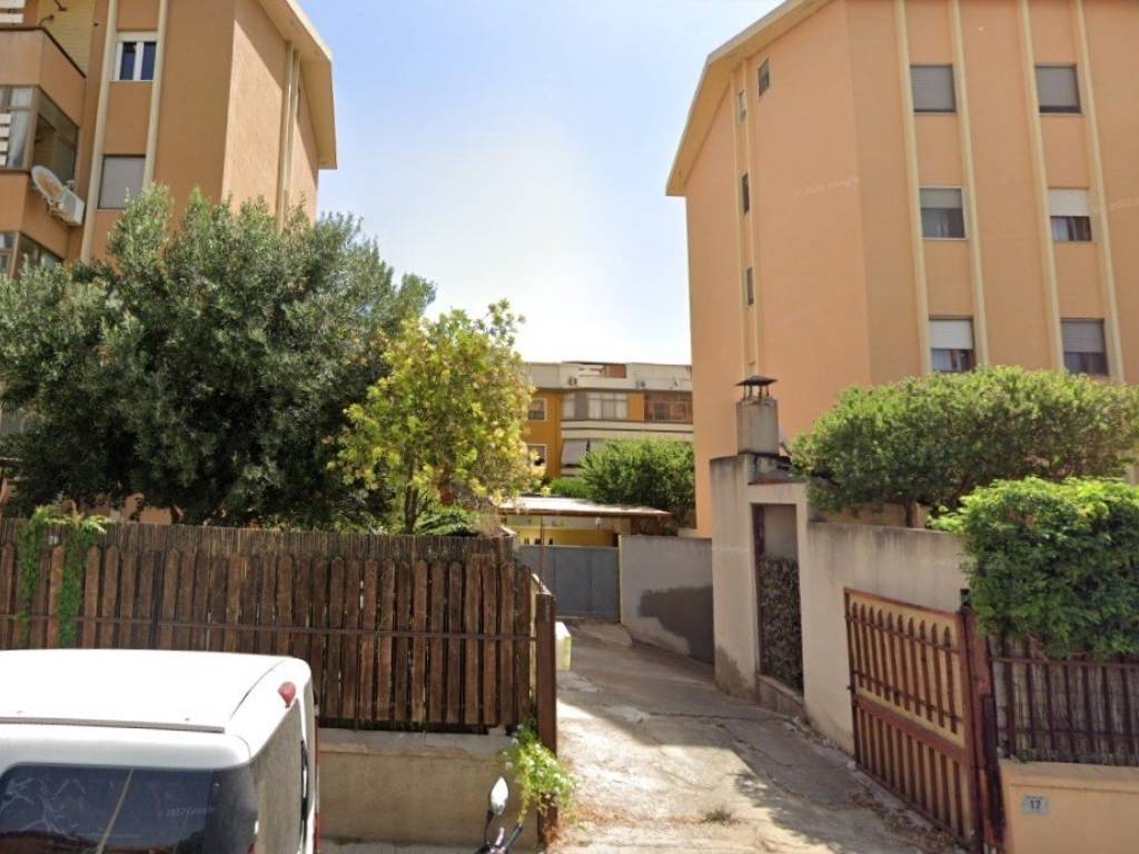 locale commerciale in vendita a Quartu Sant'Elena