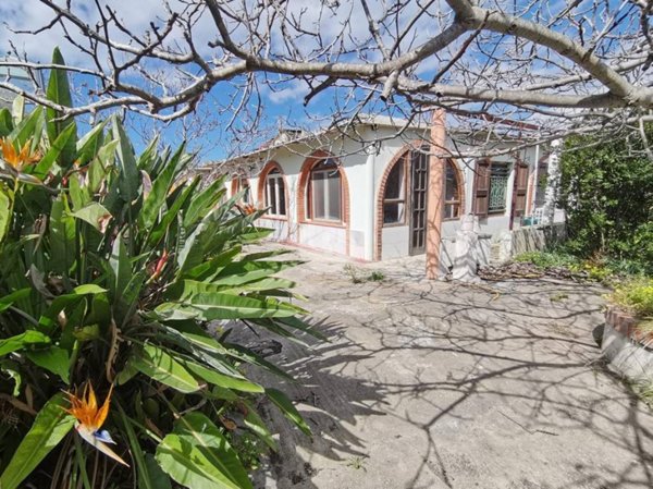 casa indipendente in vendita a Quartu Sant'Elena in zona Capitana