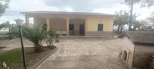 casa indipendente in vendita a Quartu Sant'Elena in zona Margine Rosso