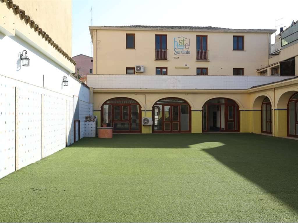 negozio in vendita a Quartu Sant'Elena