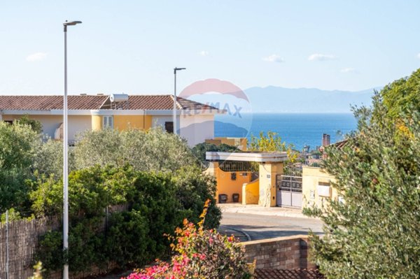casa indipendente in vendita a Quartu Sant'Elena in zona Is Meris