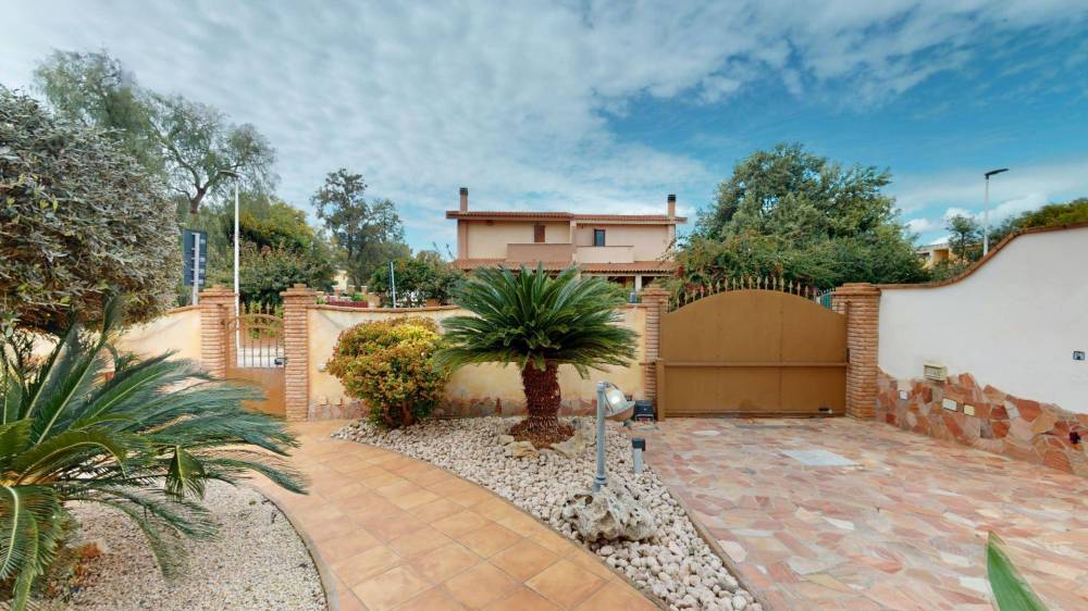 casa indipendente in vendita a Quartu Sant'Elena in zona Foxi
