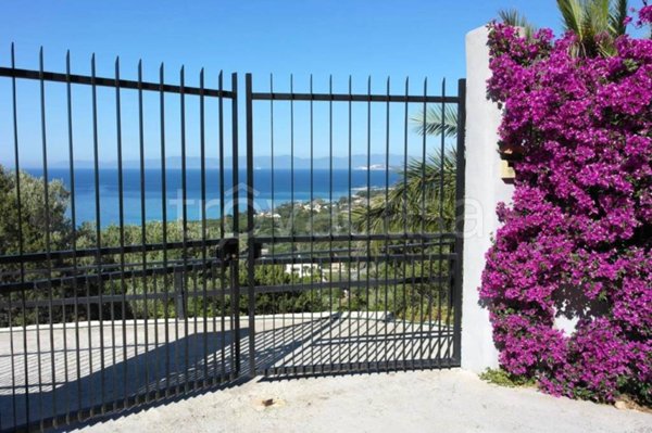 casa indipendente in vendita a Quartu Sant'Elena in zona Capitana
