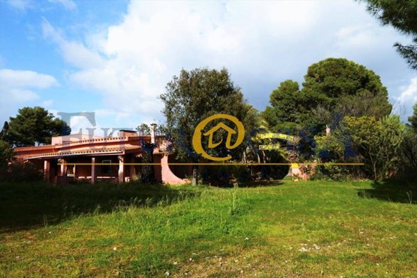 negozio in vendita a Quartu Sant'Elena in zona Simbirizzi