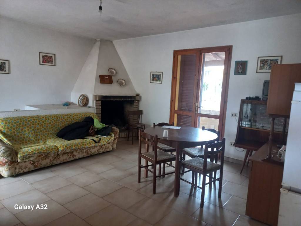 casa indipendente in vendita a Quartu Sant'Elena in zona Foxi