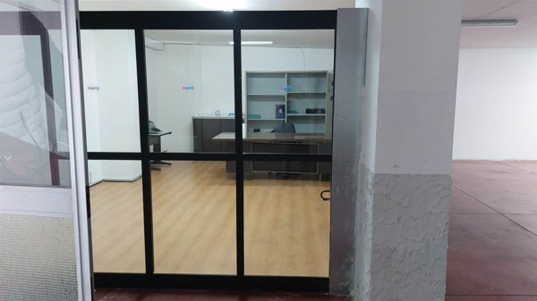 locale di sgombero in vendita a Quartu Sant'Elena in zona Margine Rosso
