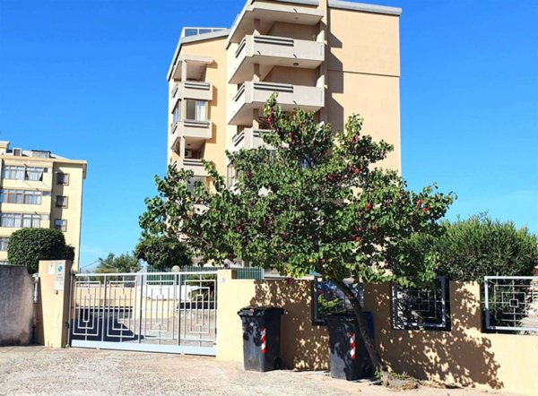 locale di sgombero in vendita a Quartu Sant'Elena in zona Musicisti