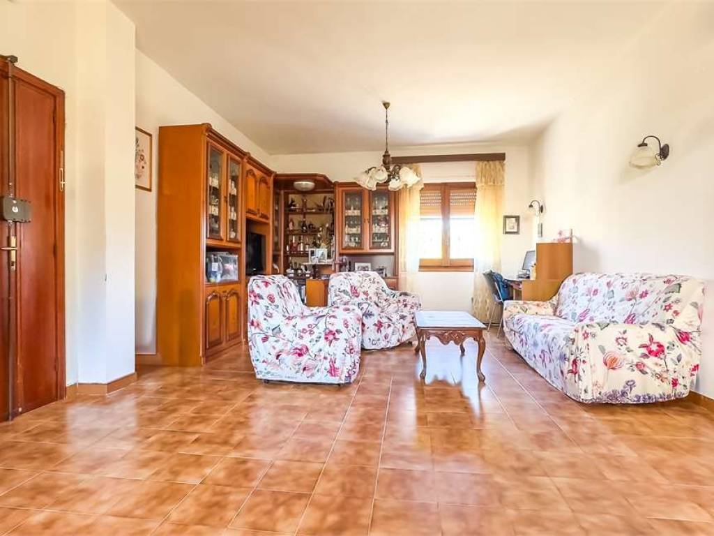 appartamento in vendita a Quartu Sant'Elena in zona Litorale