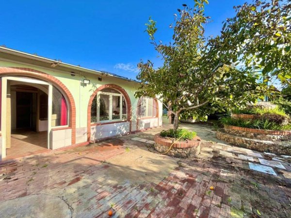 casa indipendente in vendita a Quartu Sant'Elena in zona Capitana