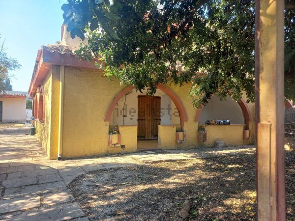 casa indipendente in vendita a Quartu Sant'Elena in zona Flumini di Quartu