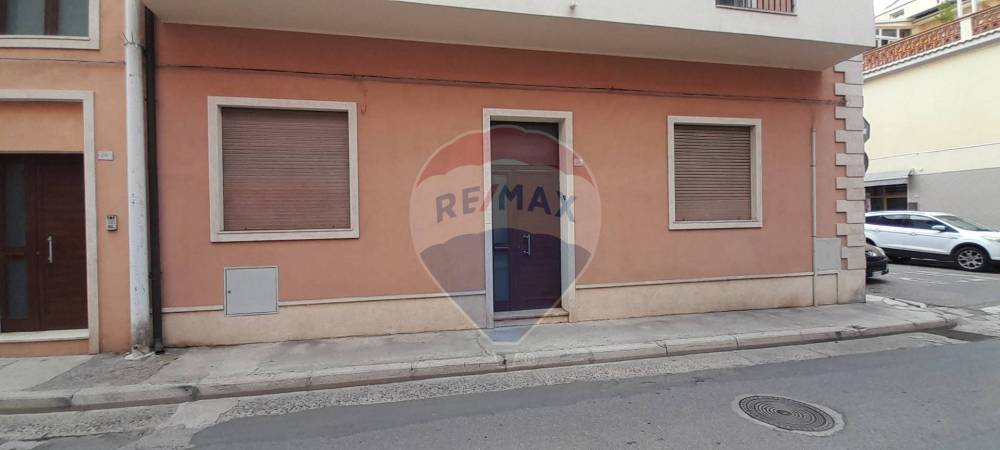 appartamento in vendita a Quartu Sant'Elena in zona Centro Storico
