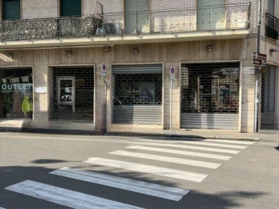 negozio in vendita a Quartu Sant'Elena