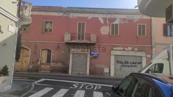 casa indipendente in vendita a Quartu Sant'Elena in zona Centro Storico