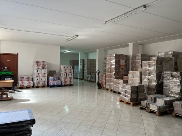 locale commerciale in vendita a Quartu Sant'Elena in zona Pitz'e Serra