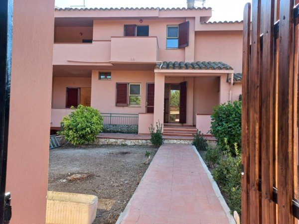 casa indipendente in vendita a Quartu Sant'Elena in zona Margine Rosso