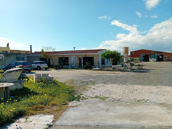 capannone in vendita a Quartu Sant'Elena in zona Pitz'e Serra
