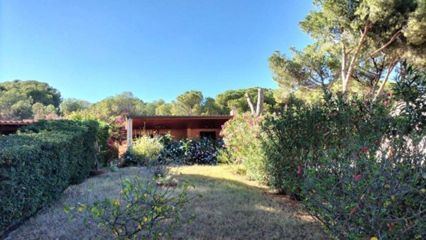 casa indipendente in vendita a Quartu Sant'Elena in zona Geremeas