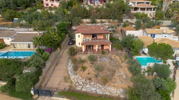 casa indipendente in vendita a Quartu Sant'Elena in zona Capitana
