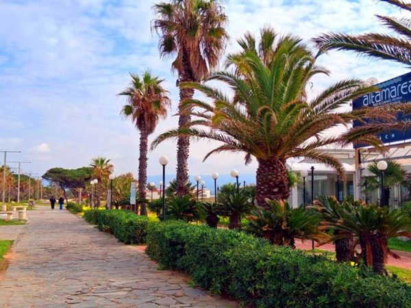 negozio in vendita a Quartu Sant'Elena in zona Sant'Andrea