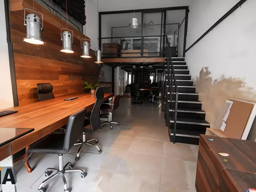 locale commerciale in vendita a Quartu Sant'Elena in zona Centro Storico