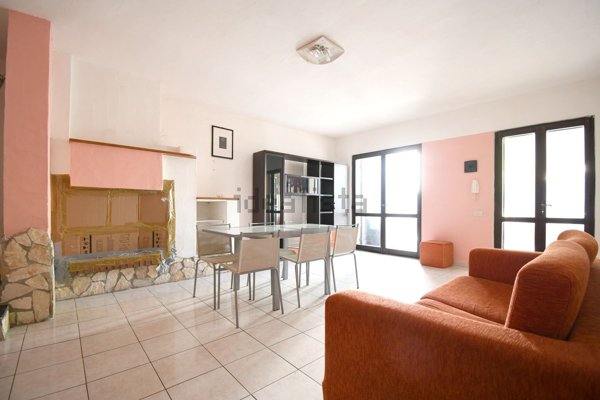 casa indipendente in vendita a Quartu Sant'Elena in zona Capitana