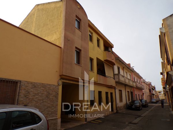 appartamento in vendita a Quartu Sant'Elena in zona Centro Storico