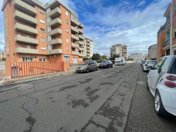 negozio in vendita a Quartu Sant'Elena in zona Musicisti