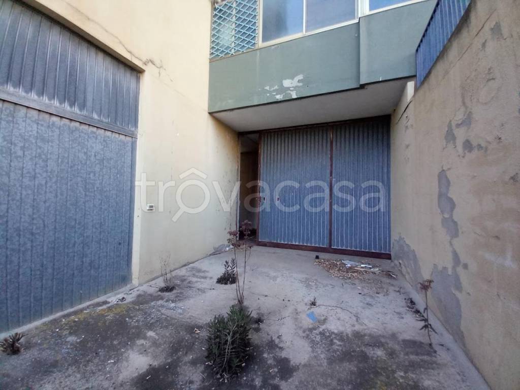 locale commerciale in vendita a Quartu Sant'Elena