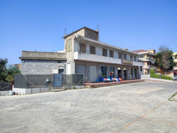 negozio in vendita a Quartu Sant'Elena