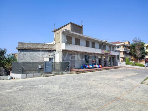 negozio in vendita a Quartu Sant'Elena