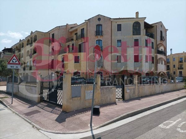 locale commerciale in vendita a Quartu Sant'Elena in zona Quartello